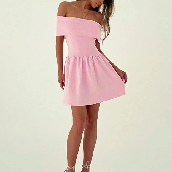 Pink Elegant Women's Off-Shoulder Mini Dress In Romantic Color - Picture 3 of 6